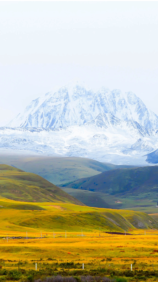 塔公草原和雅拉雪山