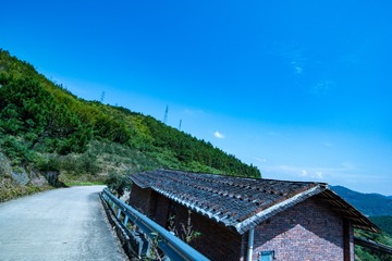 384514