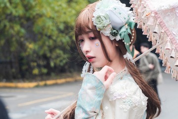 001
