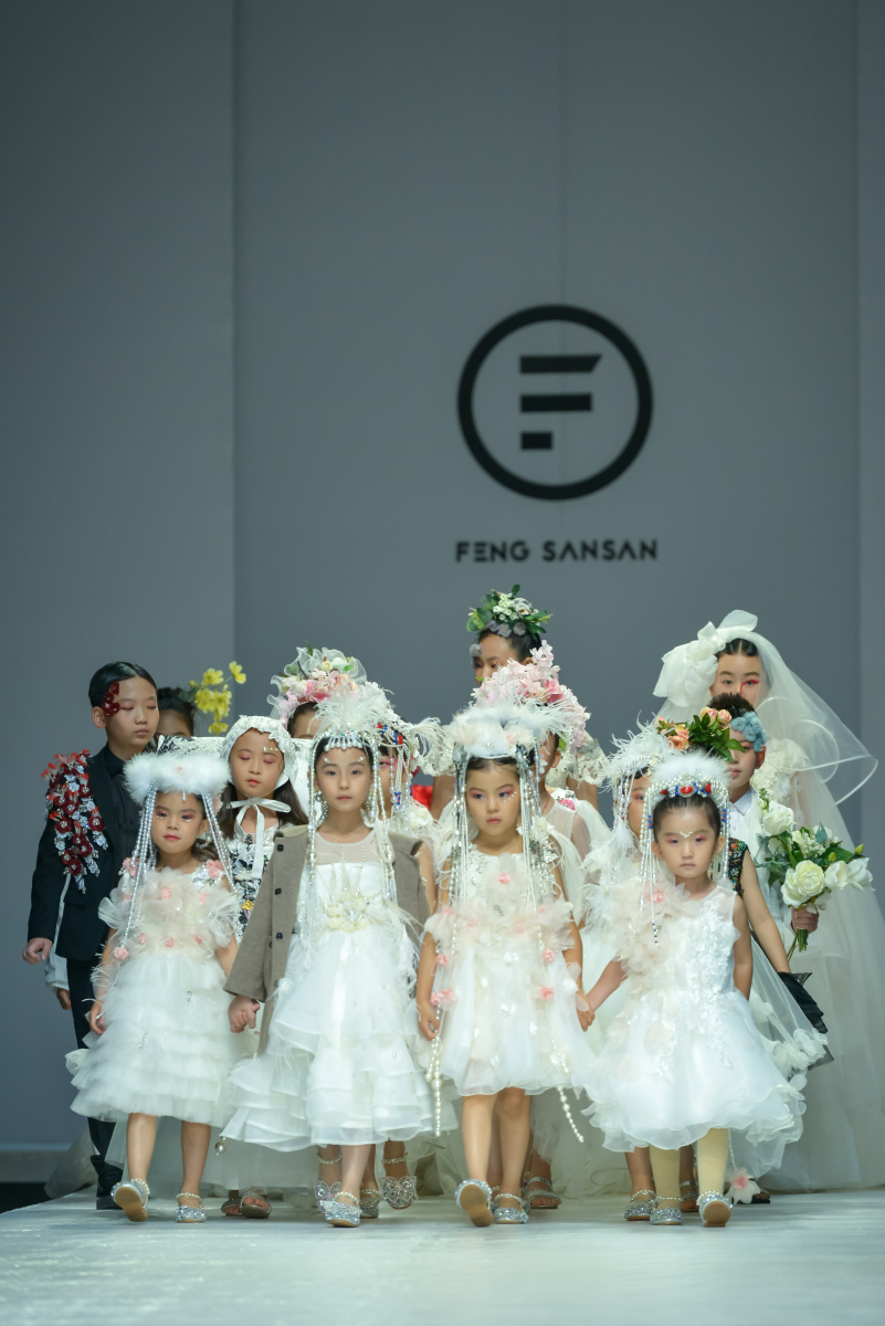 童装走秀方案,儿童装生活展示充满童趣展现孩子优秀表现