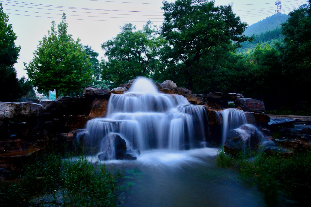 一年一次的约会凤凰泉复涌拍摄于淄博市博山区泉水路文姜湖公园