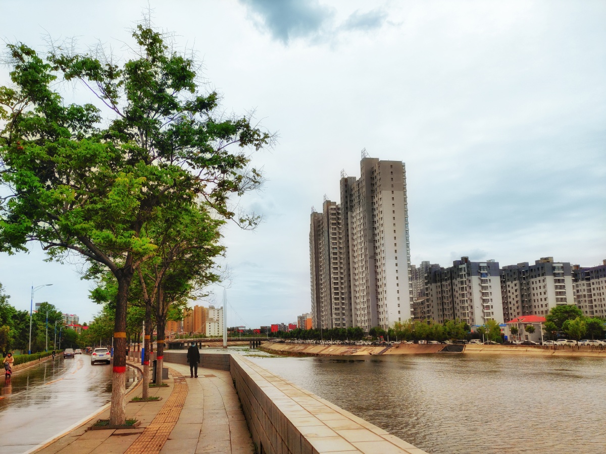 城市外景楼房水桥山