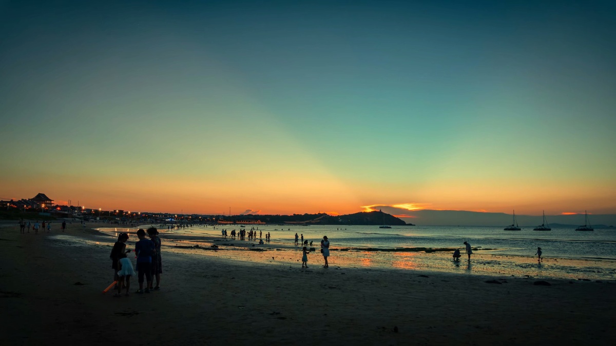 夏日海边夜晚