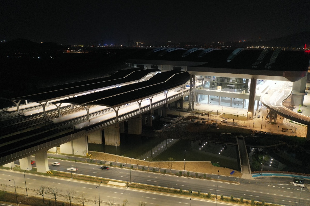 台州高铁站中心站夜景 - iwantu-518 - 图虫