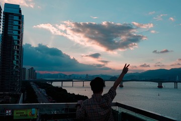 001
