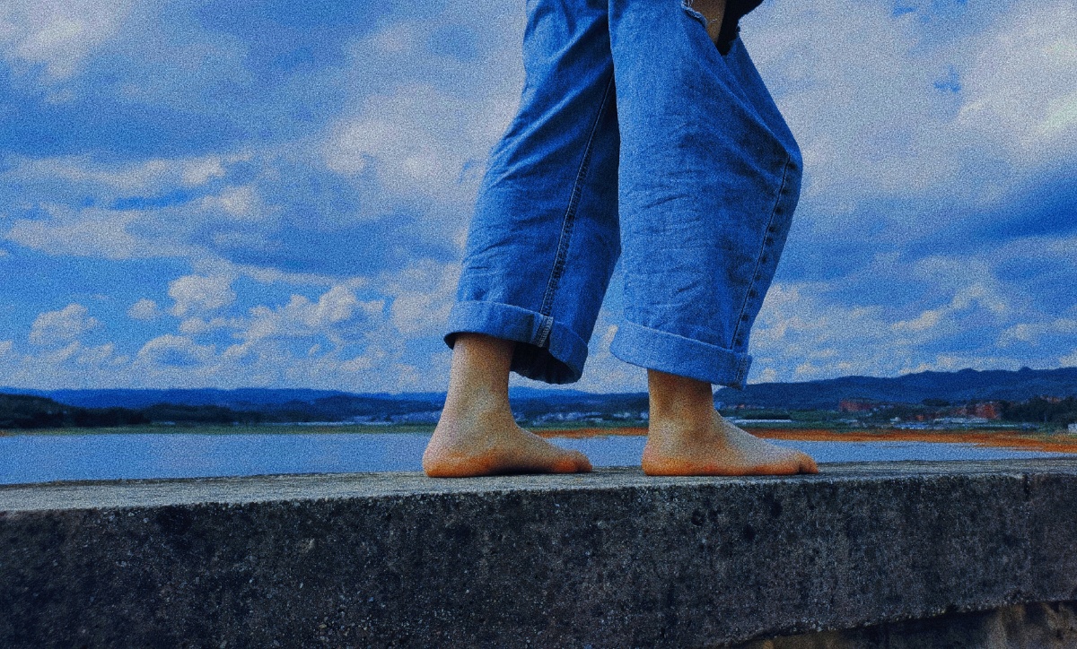 赤脚孩子