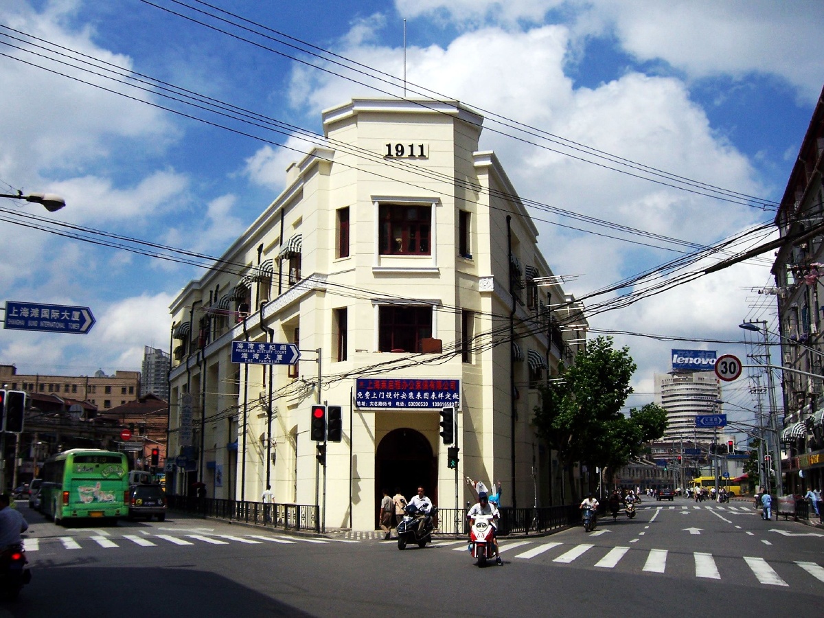 2006年的上海外滩陆家嘴延安路高架里弄老房子