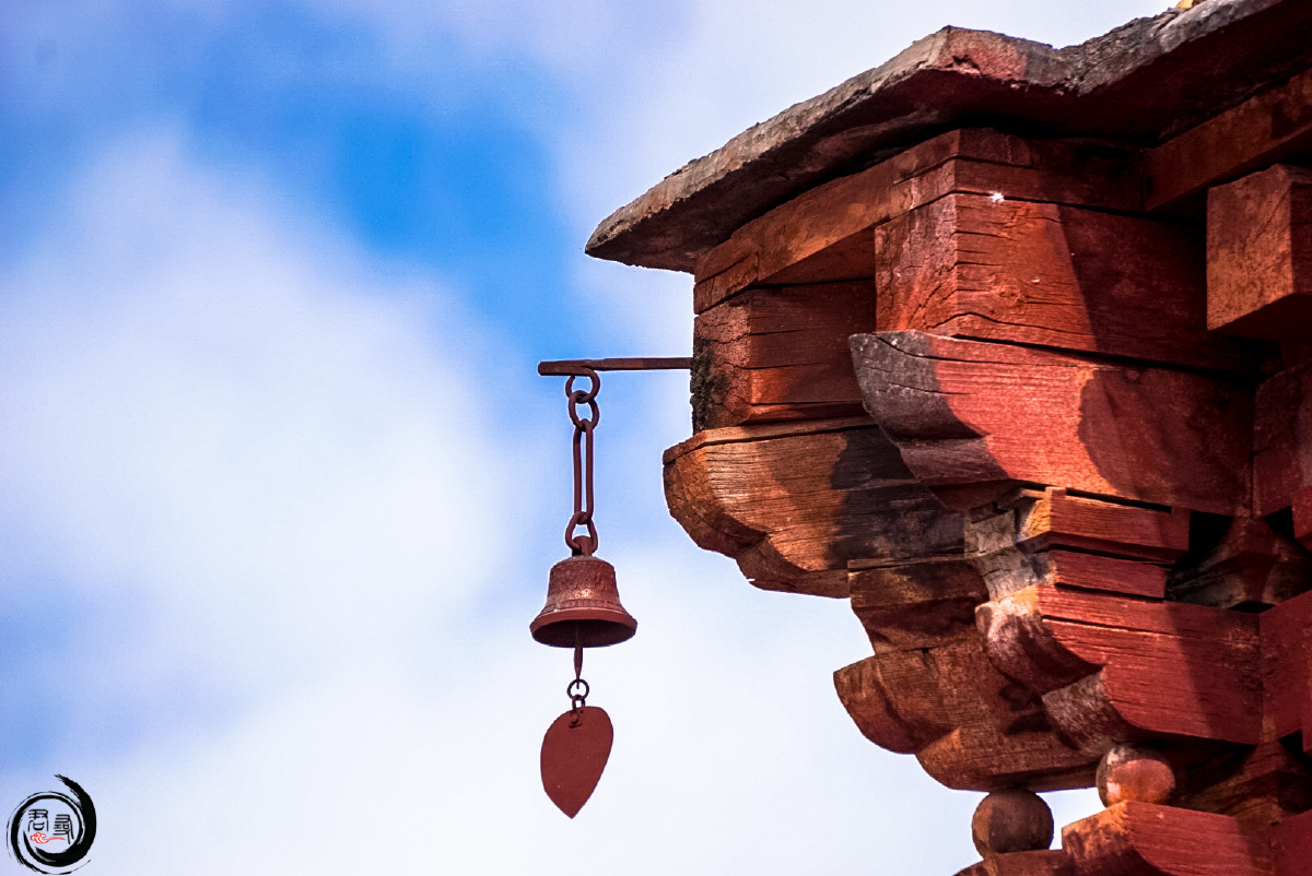 对着天空唱歌的铃铛