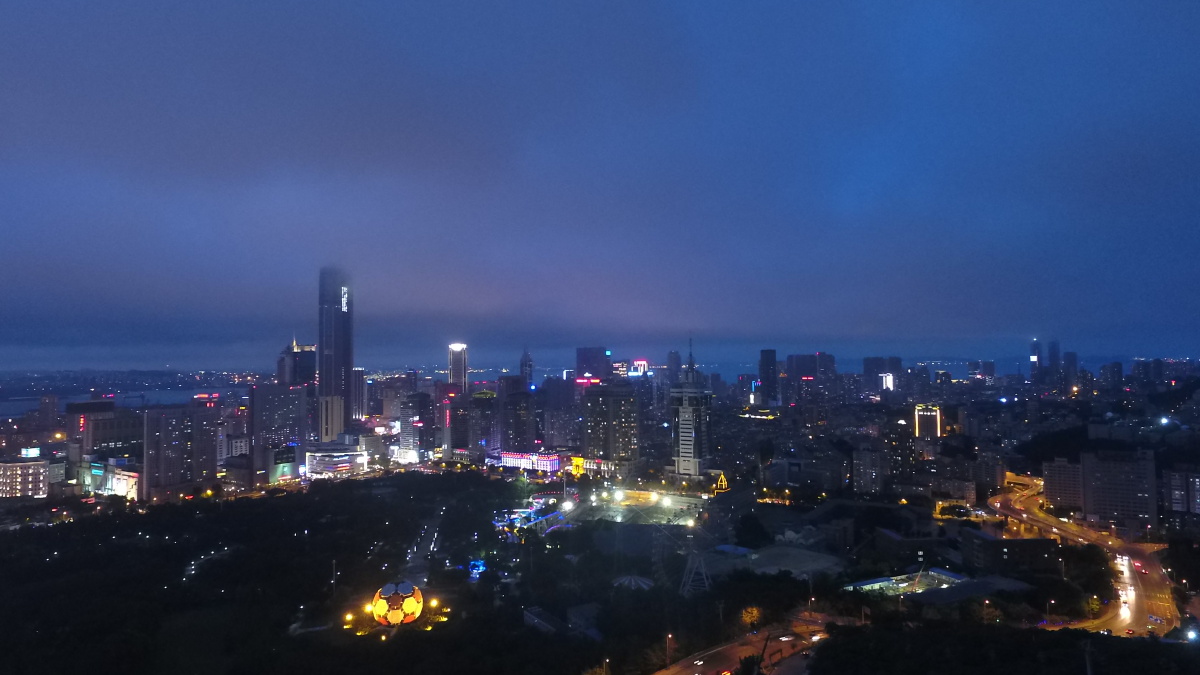 大连观光塔俯瞰大连劳动公园