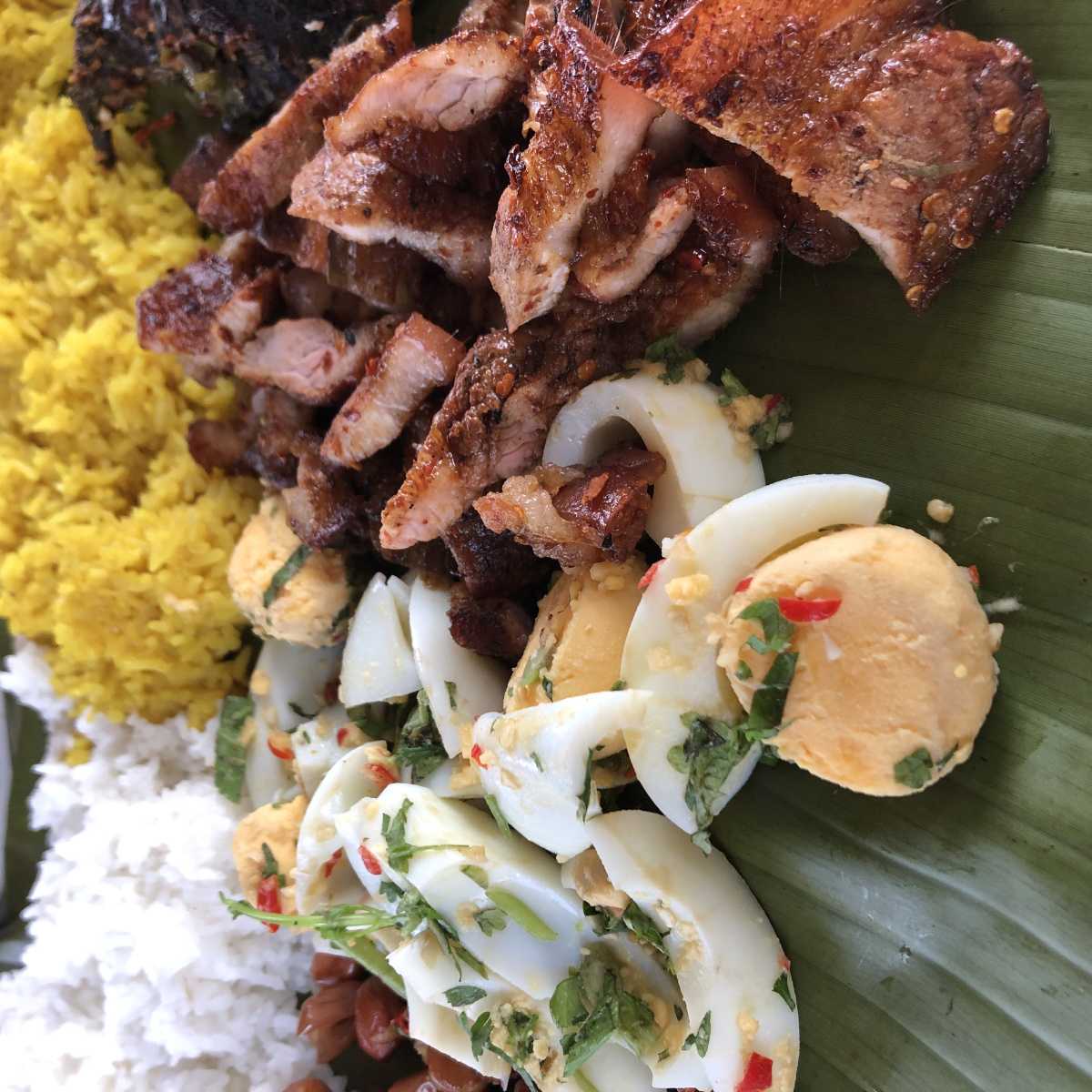 云南少数民族景颇族的绿叶宴景颇文化景颇美食