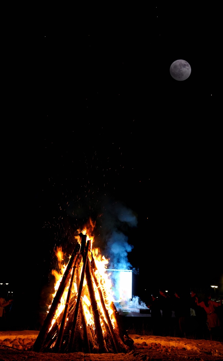 篝火夜晚