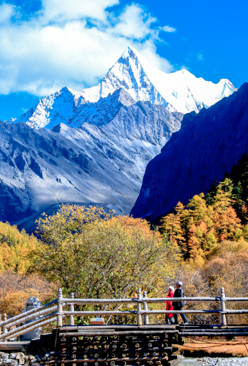 稻城亚丁夏诺多吉
