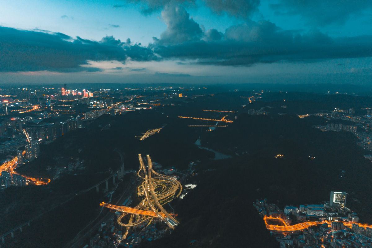 航拍贵阳花果园,黔春立交桥夜景