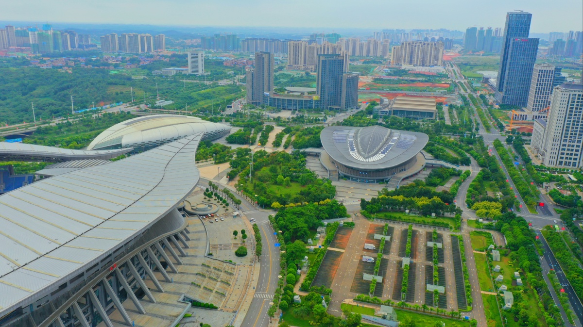 广西体育中心航拍的胖子关注