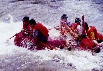 府河邂逅长漂队.jpg