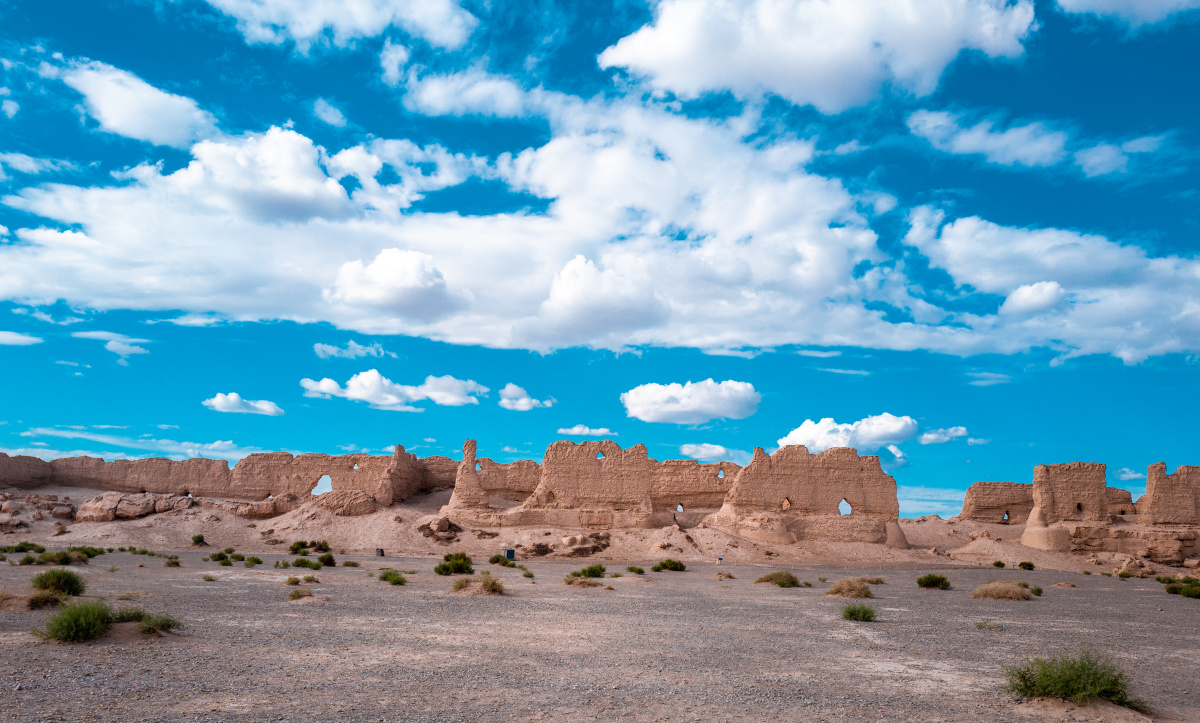 玉门关古代粮仓大方盘城