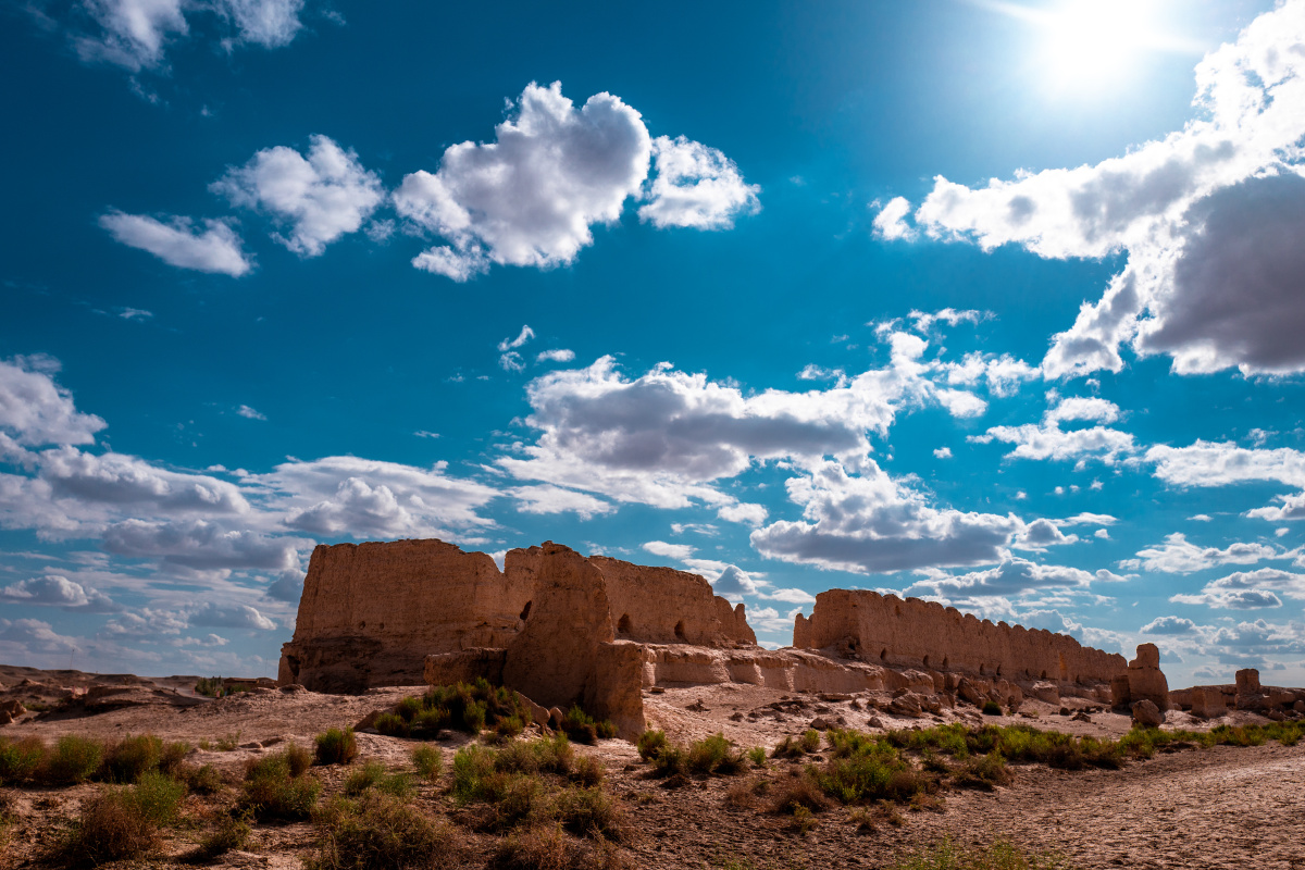 玉门关古代粮仓大方盘城