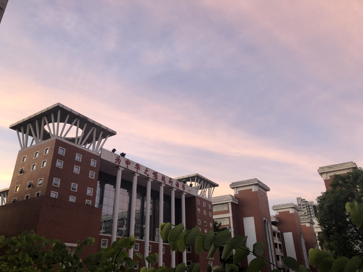 校园实拍 - 是快乐的小男生 - 图虫