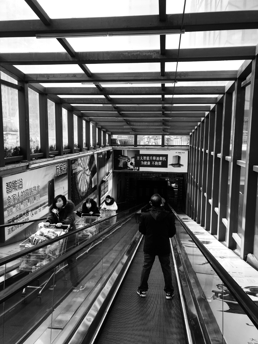 超市的扶梯