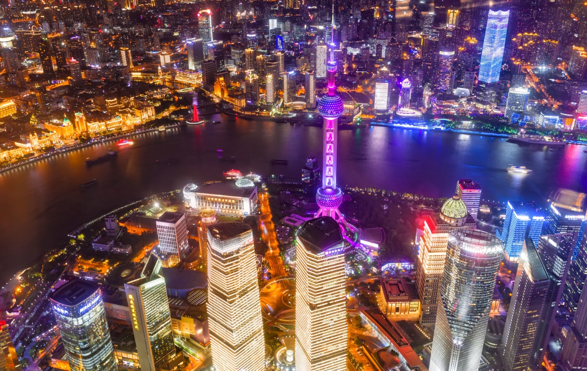 上海市中心高楼大厦灯光夜晚