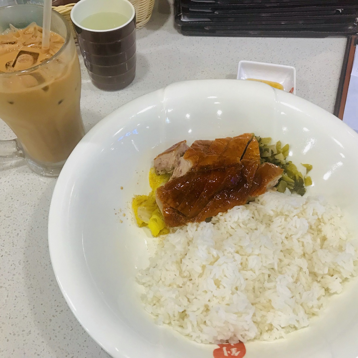 一个人吃快餐怎么也吃不完