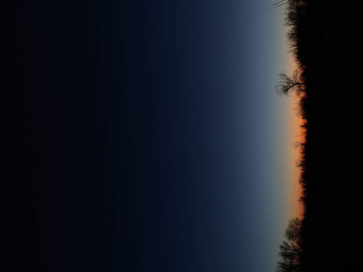 夜空中最亮的星启明星引导光明指引我们前行加油