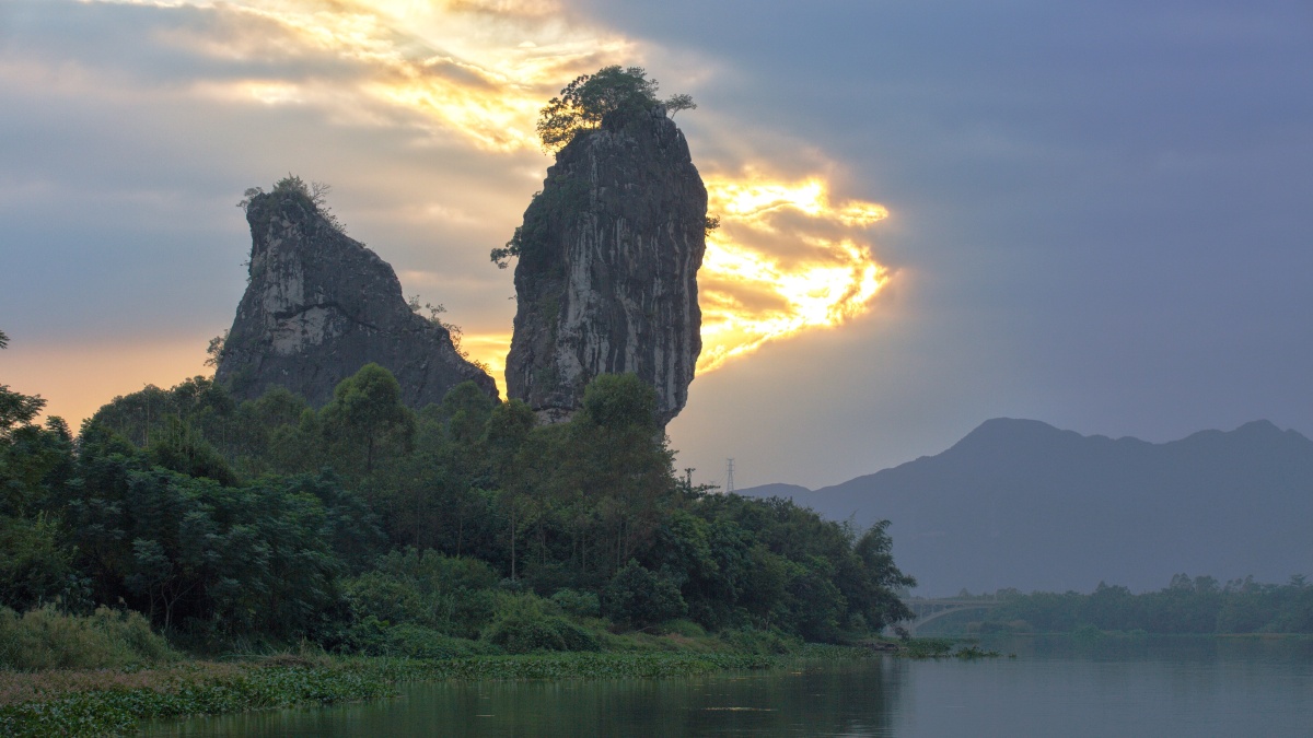 鱼王归来摄于阳春鱼王石