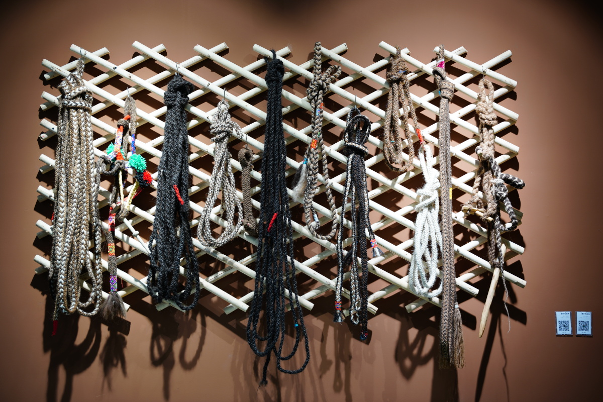 马鞭绳非遗作品展示