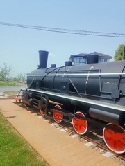744828