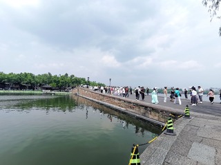 746912