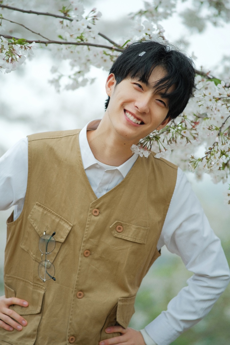 春日游杏花吹满头陌上谁家年少足风流出镜小阳同学摄影后期我