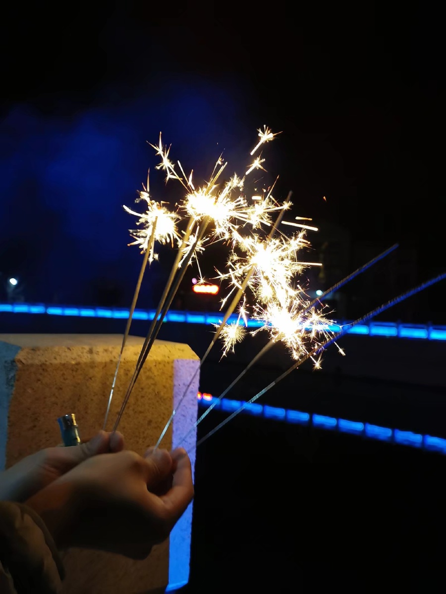 过年放小烟花
