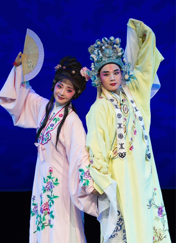 泉州高甲戏剧《女巡按》《黄卷与蚊诗》