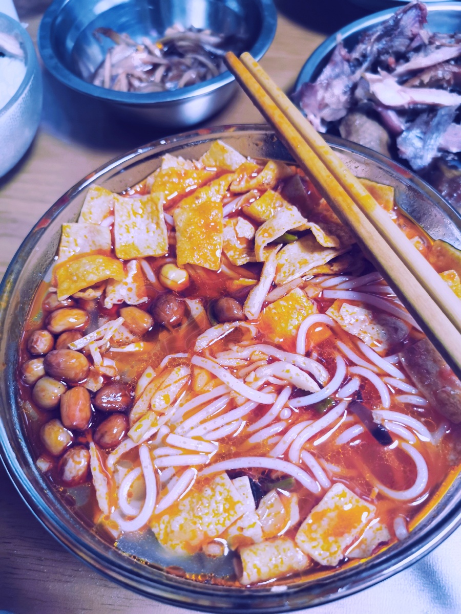 螺蛳粉,宵夜,辣,臭,酸笋,美食炸腐竹,嗦粉