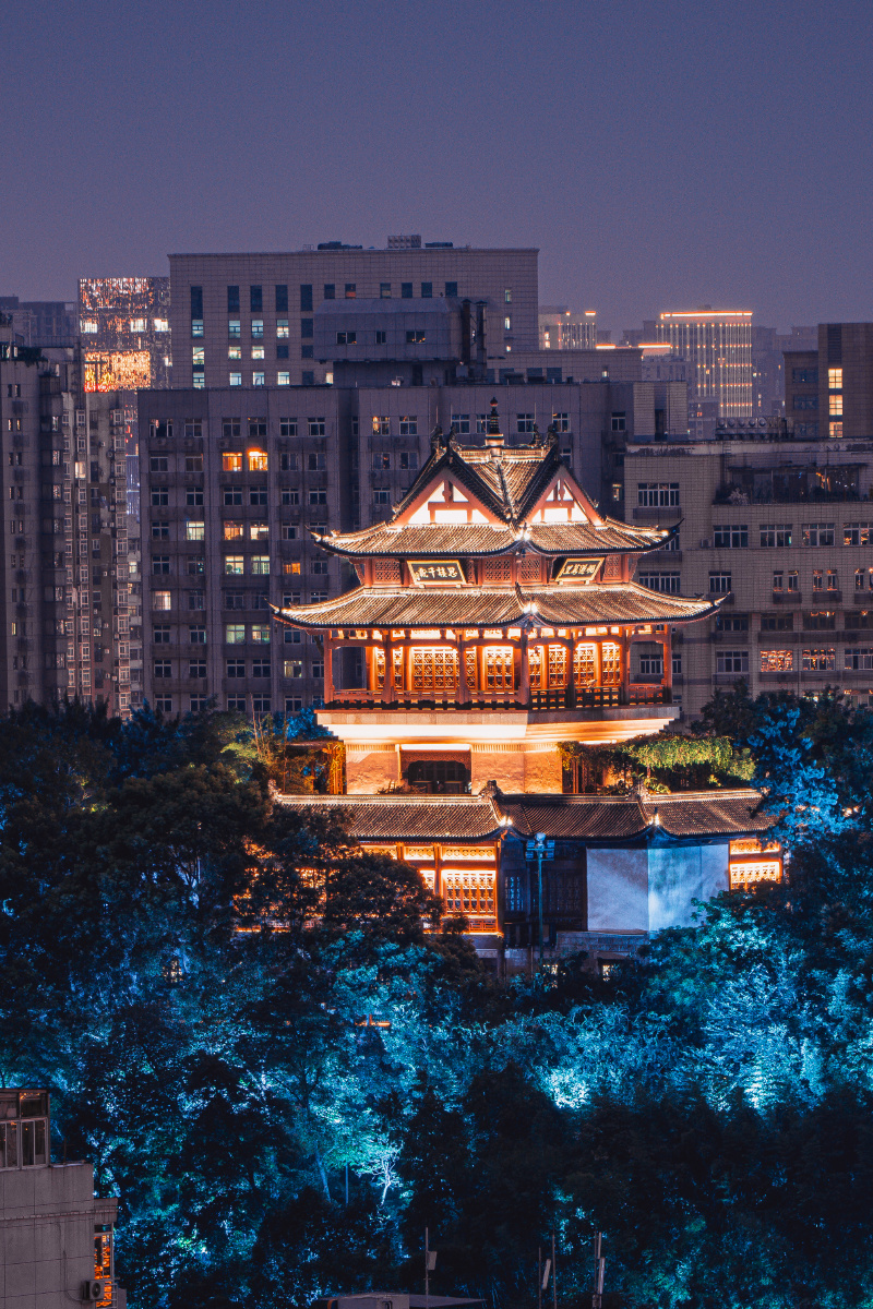 黄鹤之上白云阁在武汉我们知道黄鹤楼知道晴川阁但是殊不知与那唐诗