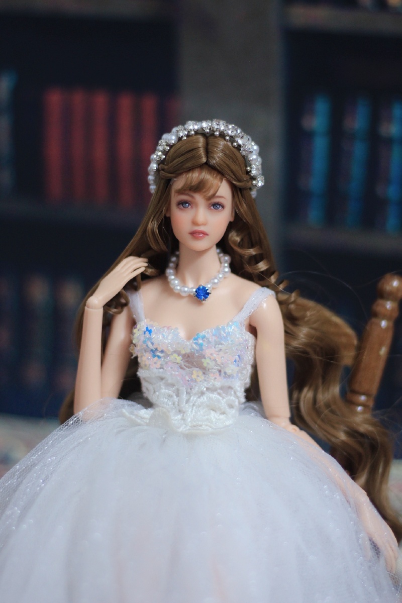 漂亮的人偶娃娃