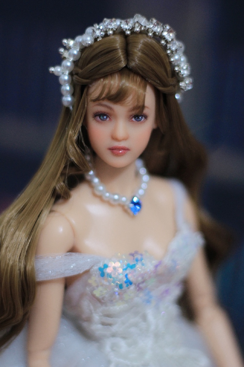 漂亮的人偶娃娃