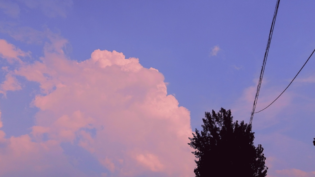 今日份的天空是温柔的颜色