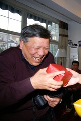 DSC04461(1)获奖者的欢笑