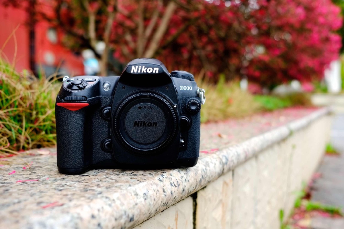闲鱼400包邮收的尼康d200