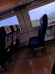 2571208