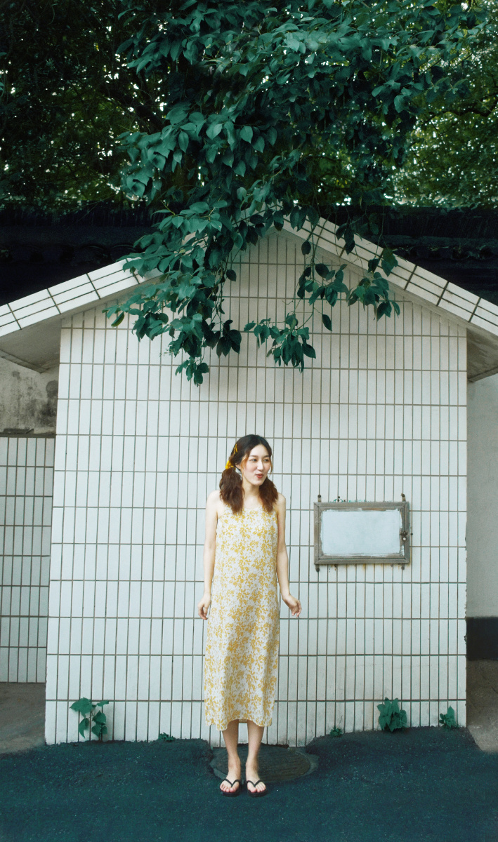 碎花日记二穿梭在街头巷尾的小镇女孩