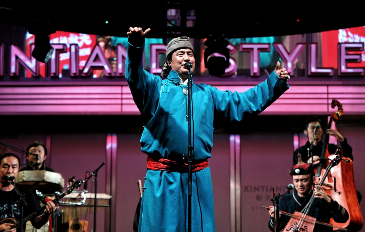 上海新天地音乐节安达组合演出