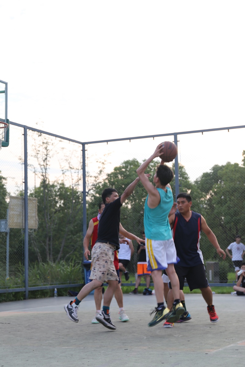 酷夏篮球场战斗