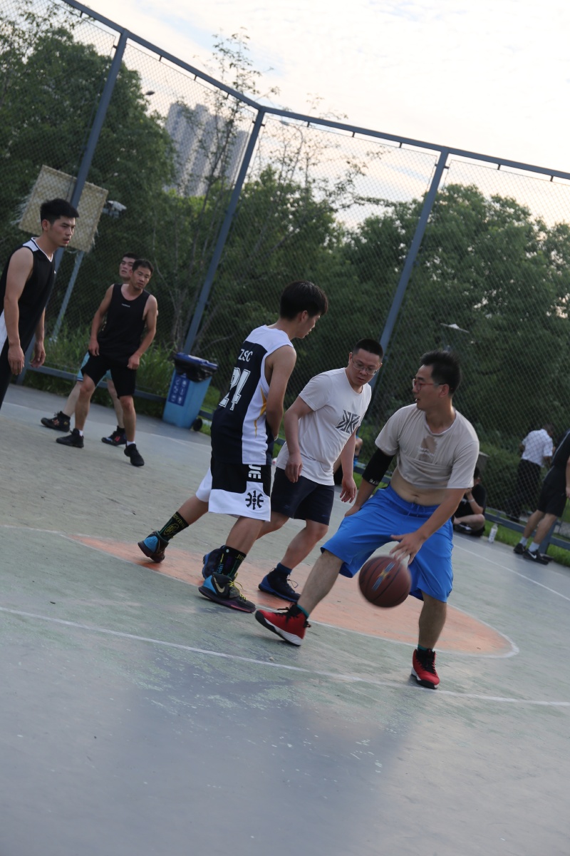 酷夏篮球场战斗
