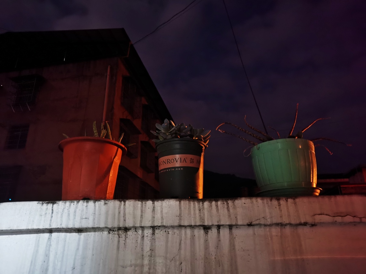 乡村凌晨三点的阳台