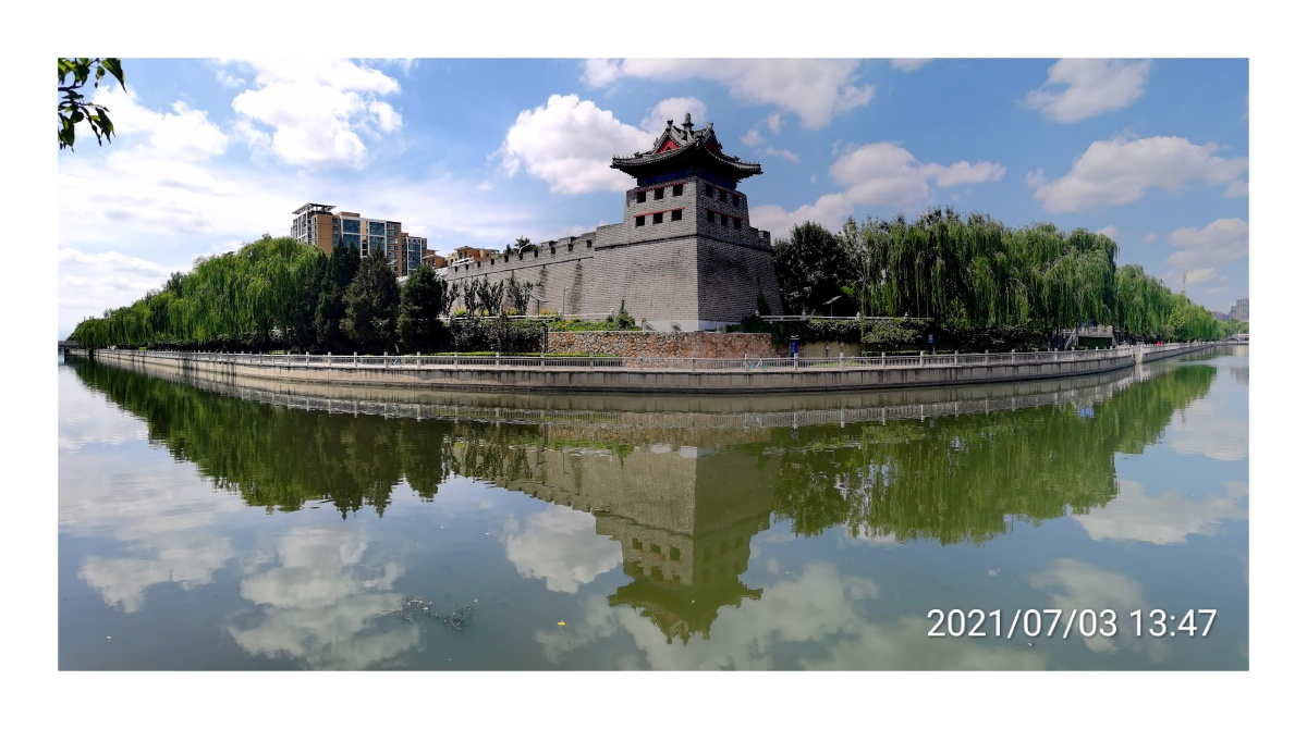 始建于明嘉靖三十二年(1553年),上世纪二十年代城楼,箭楼已经破败,三