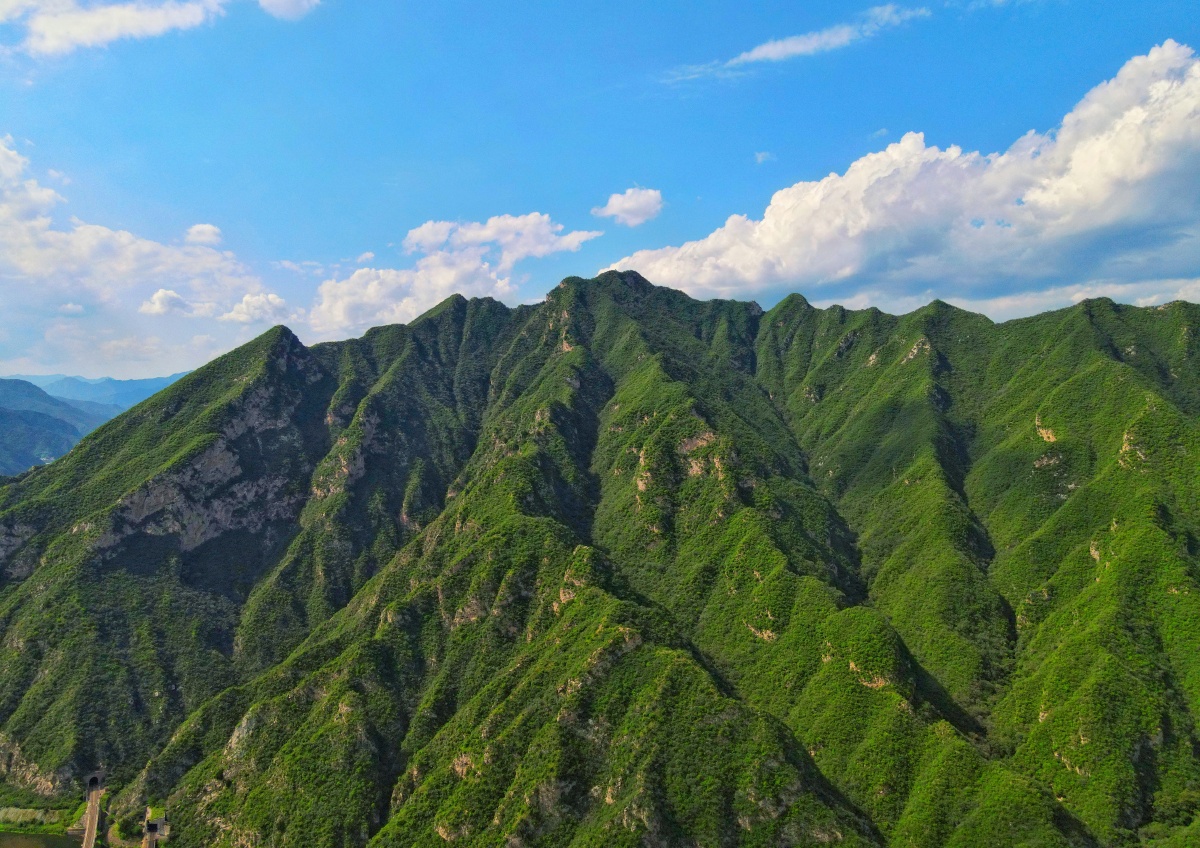 航拍北京门头沟落坡岭