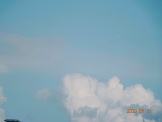 892100