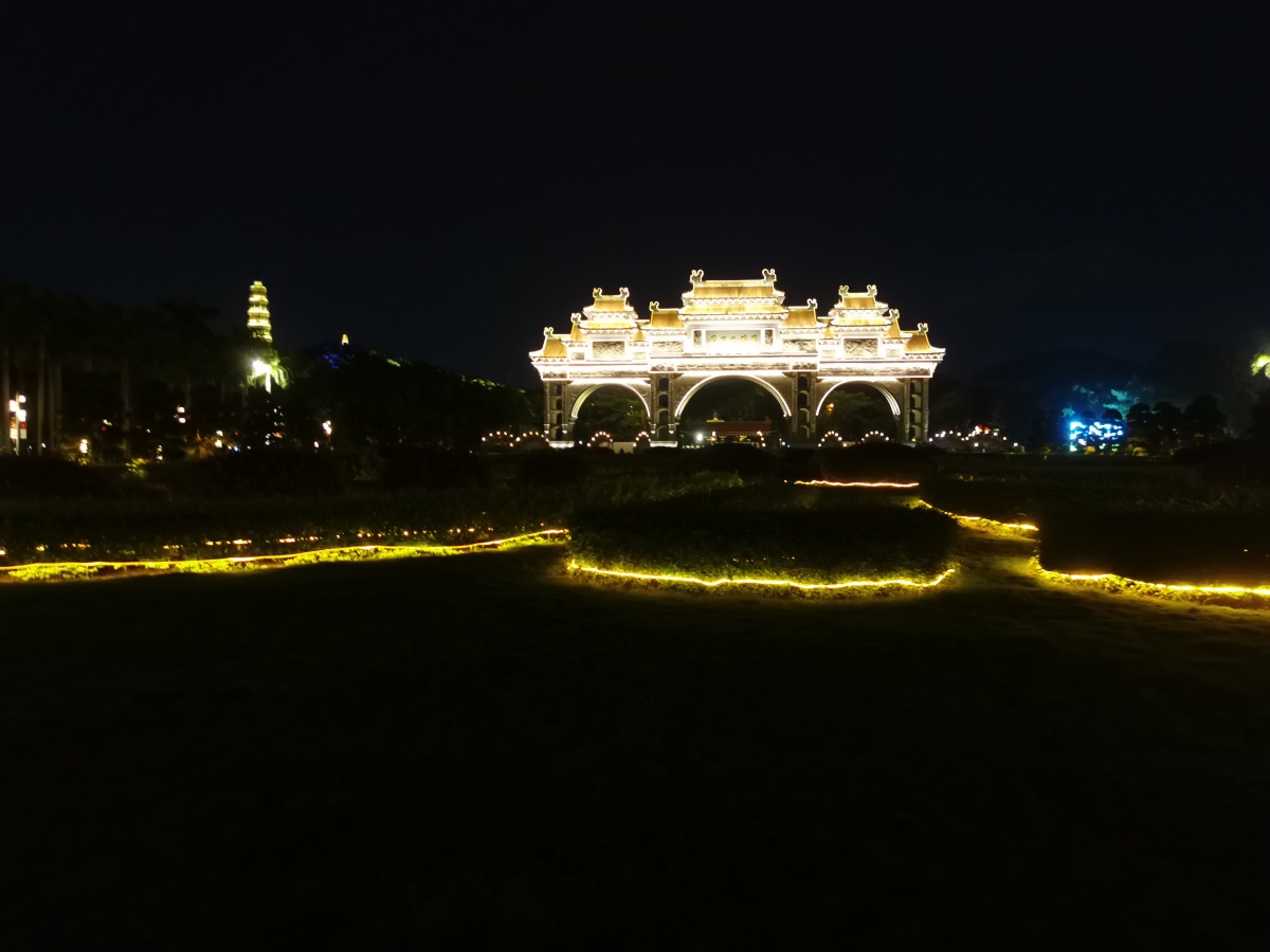 顺峰山公园夜景